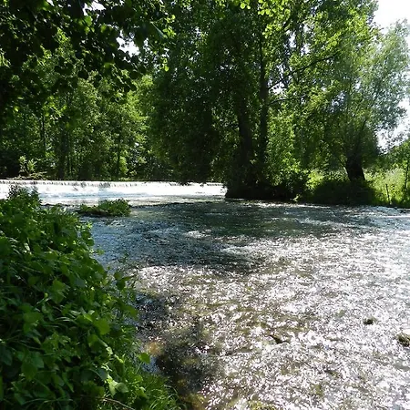 La Grenouillere 度假居 Esqueheries